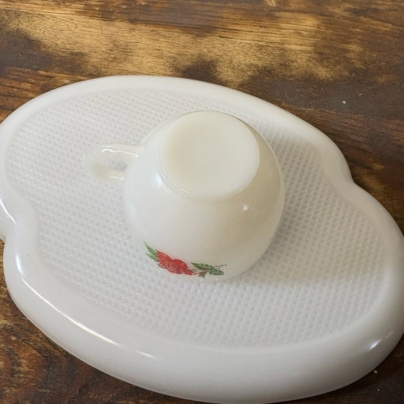 Vintage Federal Glass Rosecrest Pattern Snack Set with Cup and Plate - Picture 6 of 10